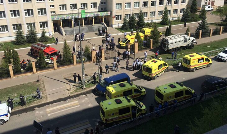 Un profesora y siete niños murieron en tiroteo en escuela en Rusia