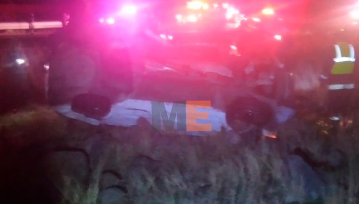 Volcadura de vehículo deja una persona muerta y 2 heridas en la Morelia-Pátzcuaro
