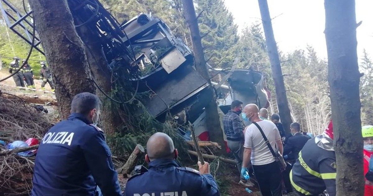 A cable car fell in Italy: there are 13 dead and two seriously injured