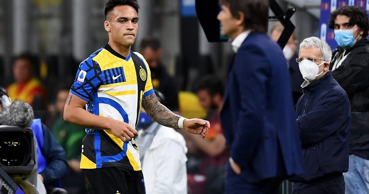 Above the ring, Lautaro Martínez and Antonio Conte ended the controversy