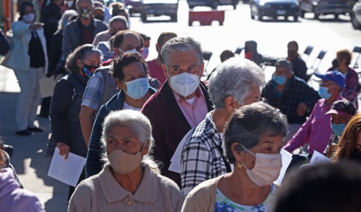 translated from Spanish: Again, older adults wait hours for vaccine in Guadalajara