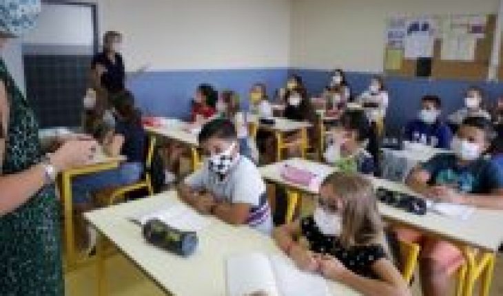 translated from Spanish: France officially bans inclusive language in education: government sees it as “an obstacle to understanding writing”