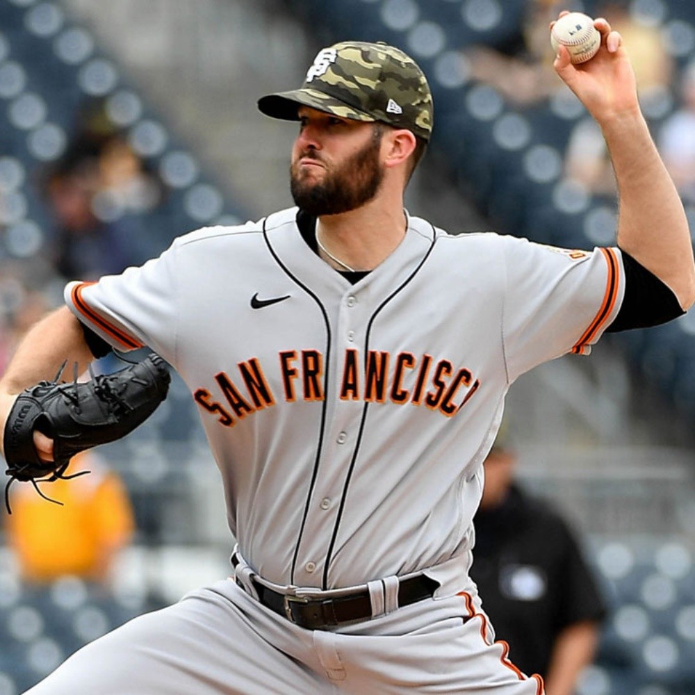 Giants Wood remains undefeated by defeating pirates