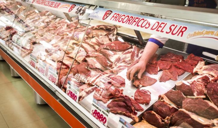 translated from Spanish: Government to rule out meat price hike after Argentine exports suspended
