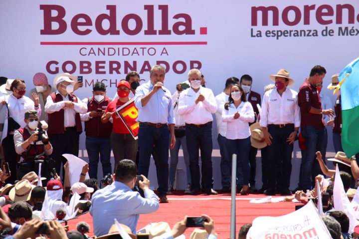 Ignacio Campos Equihua, accompanies Alfredo Ramírez on his campaign start
