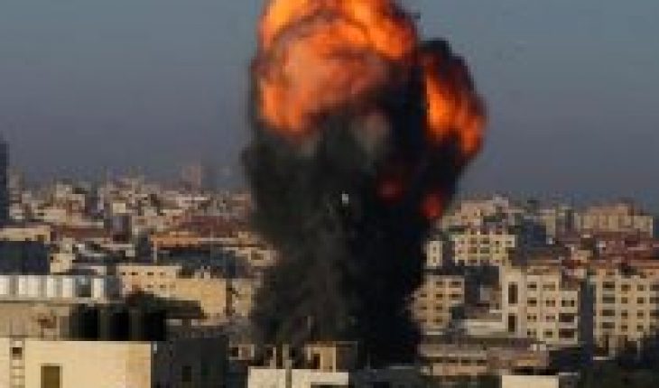 translated from Spanish: Israeli Army carried out five overnight bombings on Gaza