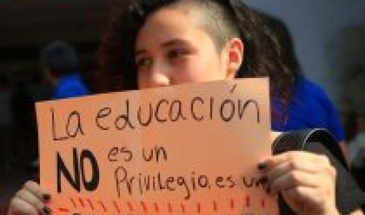 translated from Spanish: Not one more raffle: education as a right