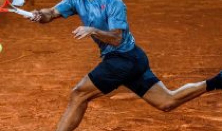 translated from Spanish: The best win of his career: Cristian Garín beat World No. 3 and advanced to the quarter-finals of the Madrid Master 1000