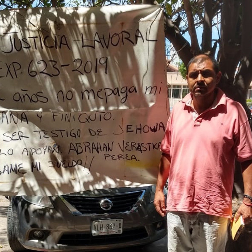 Worker protests in Administrative Unit in Los Mochis