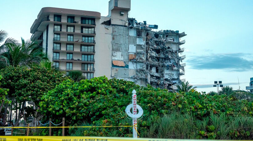 Al menos un muerto en edificio parcialmente derrumbado en Miami Beach
