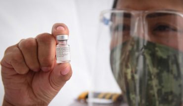 Cofepris autoriza uso de vacuna Pfizer en mayores de 12 años en México