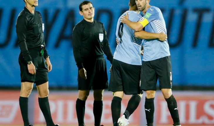 Conmebol suspendió a dos árbitros por “errores graves” en Uruguay vs Paraguay