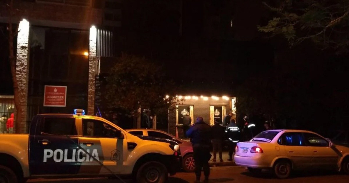 Desactivaron una fiesta clandestina con más de 150 personas en un bar de Mar del Plata