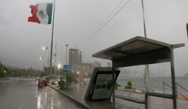 ‘Dolores’ toca tierra entre Colima y Michoacán; prevén fuertes lluvias
