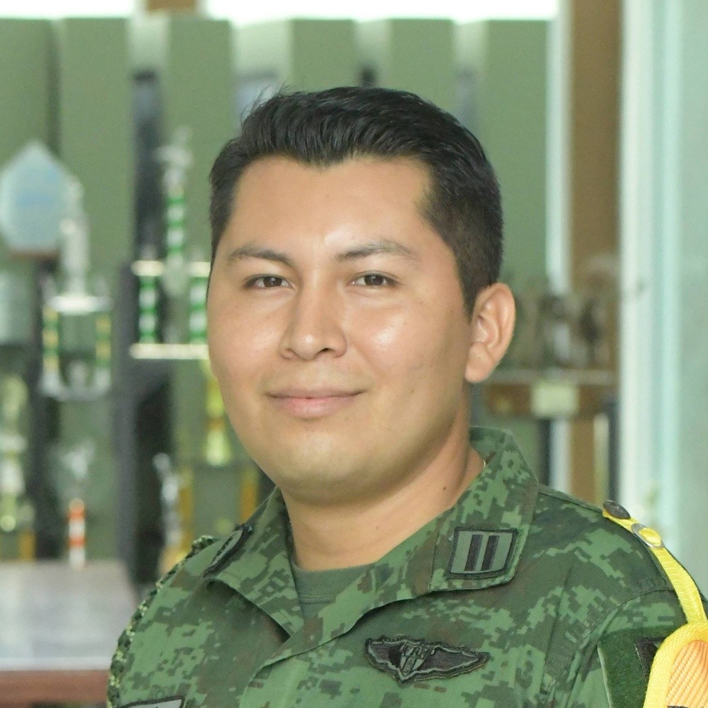 Édgar Acuña, es teniente de Sanidad en la ciudad de Mazatlán