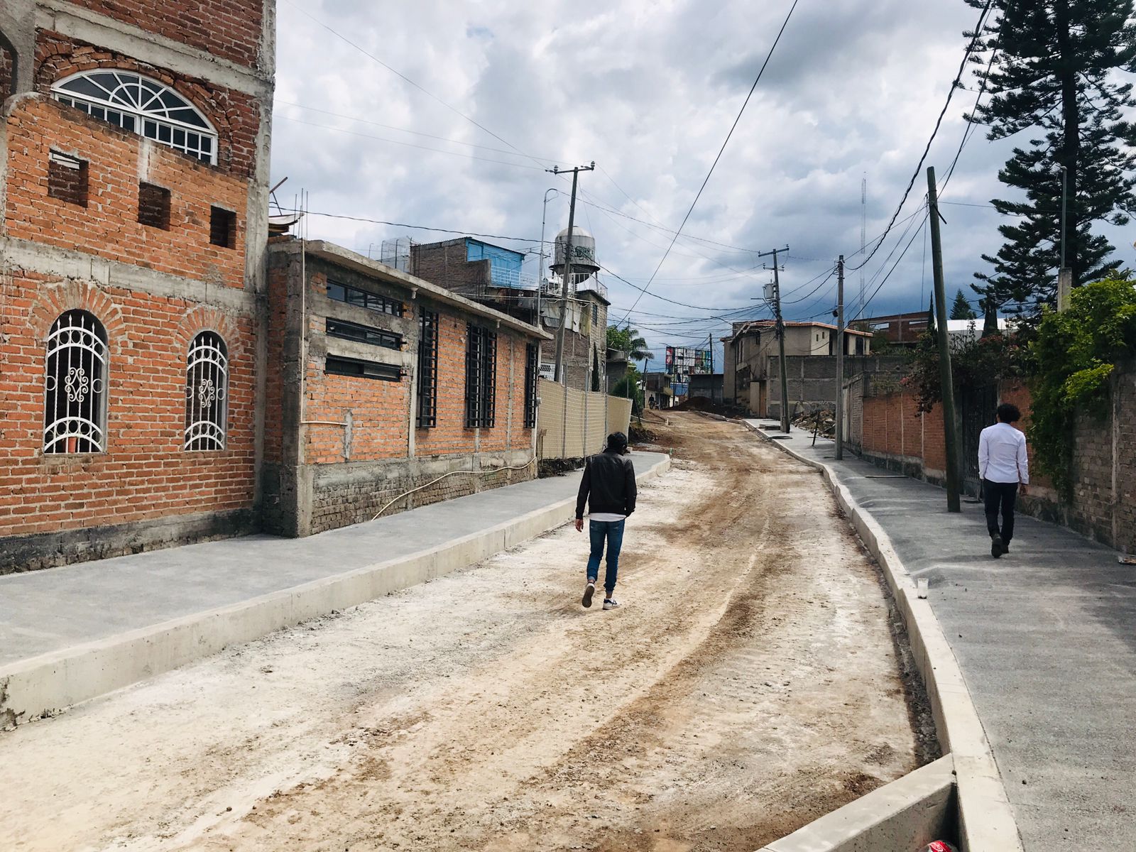 Gobierno de Morelia pavimenta calles en Manantiales Poniente