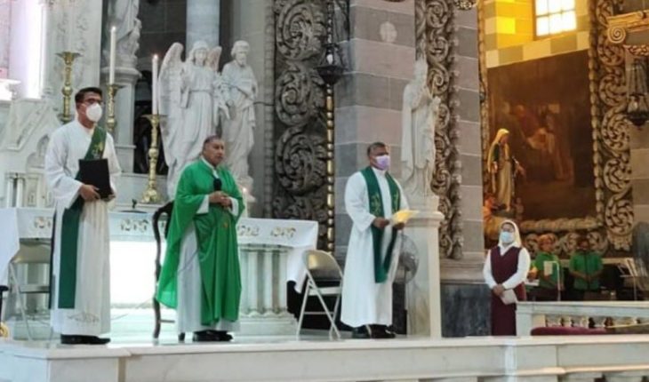 Obispo de Mazatlán invita a padres a ser generosos con sus familias