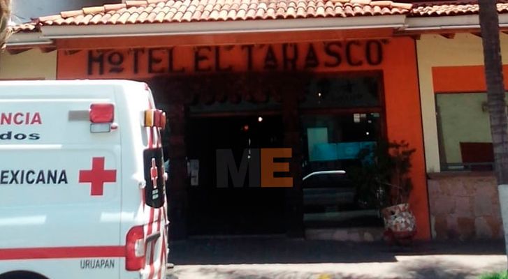 Paramédicos y policías evitan suicidio de una mujer en un hotel de Uruapan, Michoacán