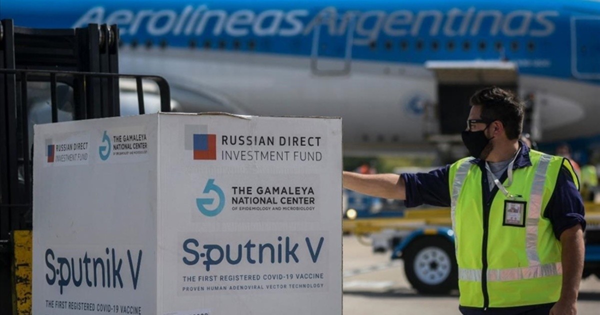 Parte a Rusia un nuevo vuelo en busca de vacunas Sputnik V