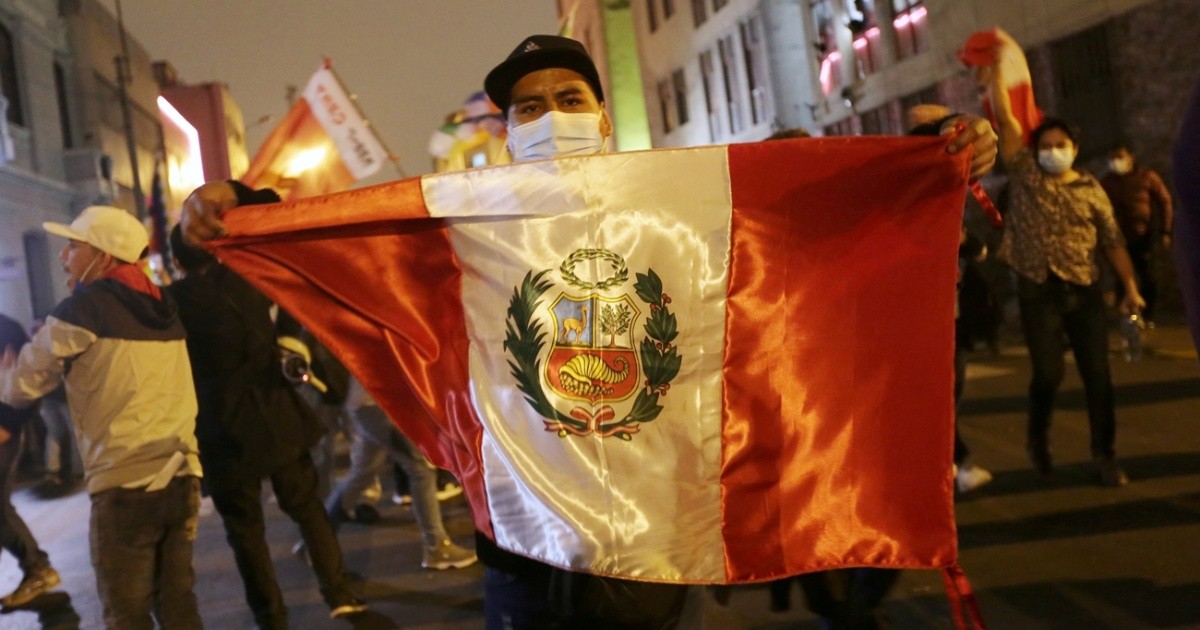 Perú: un final cerrado marca la elección entre Fujimori o Castillo