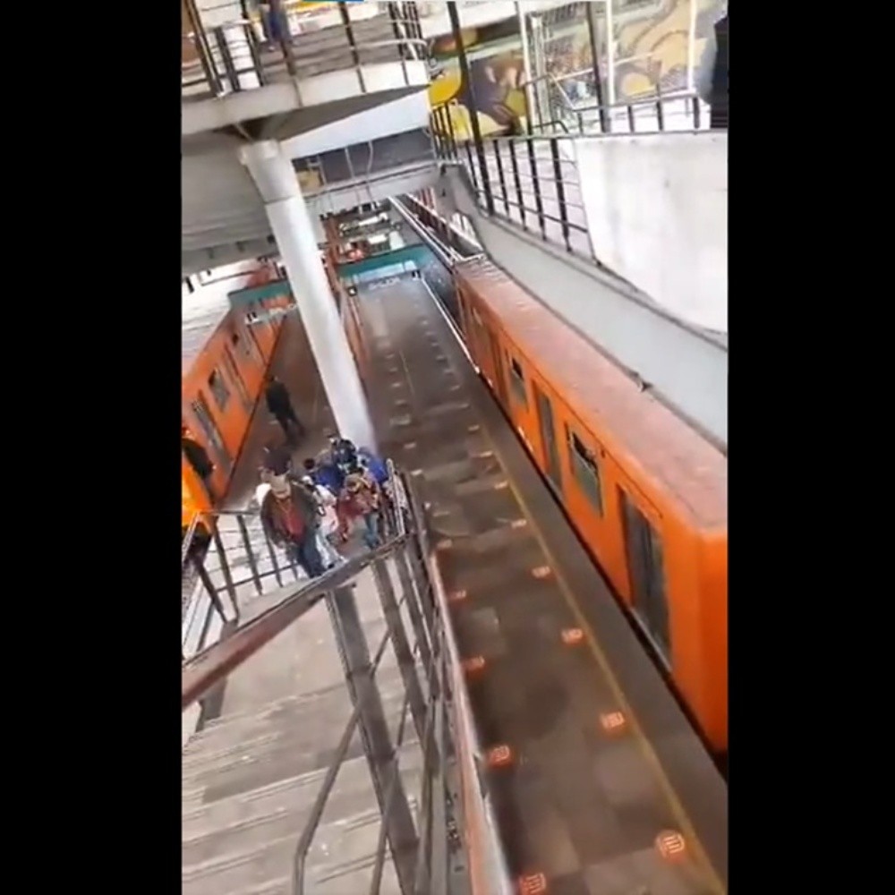 Rescata Metro a persona que se arrojó a las vías y reanuda servicio en Línea B