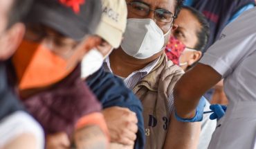 Salud reconoce 228 mil muertes por COVID; aplican 816 vacunas más