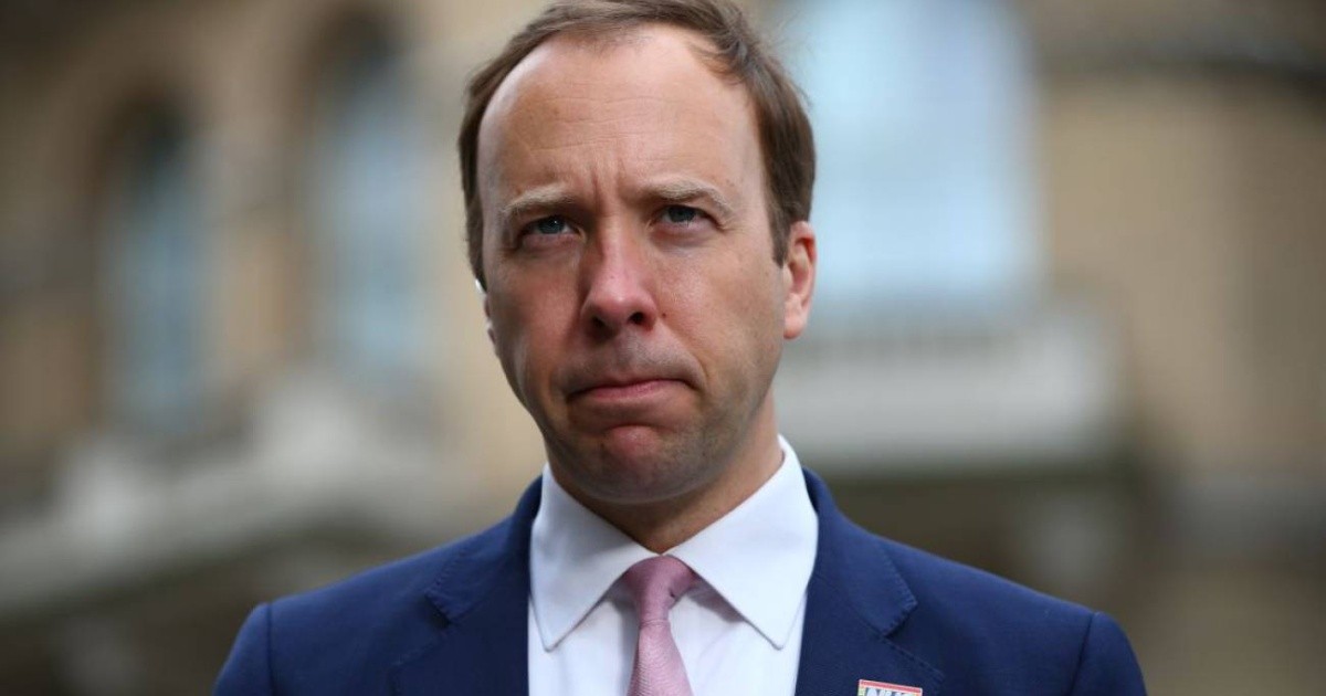 After the scandal with his adviser, the British Health Minister resigned