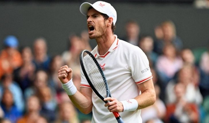 translated from Spanish: Andy Murray advances to third round of a Grand Slam after four years