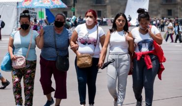 translated from Spanish: COVID cases increase in adults aged 30 to 49 in CDMX