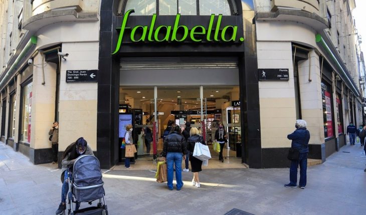 translated from Spanish: Falabella closed its last branch and will not sell online