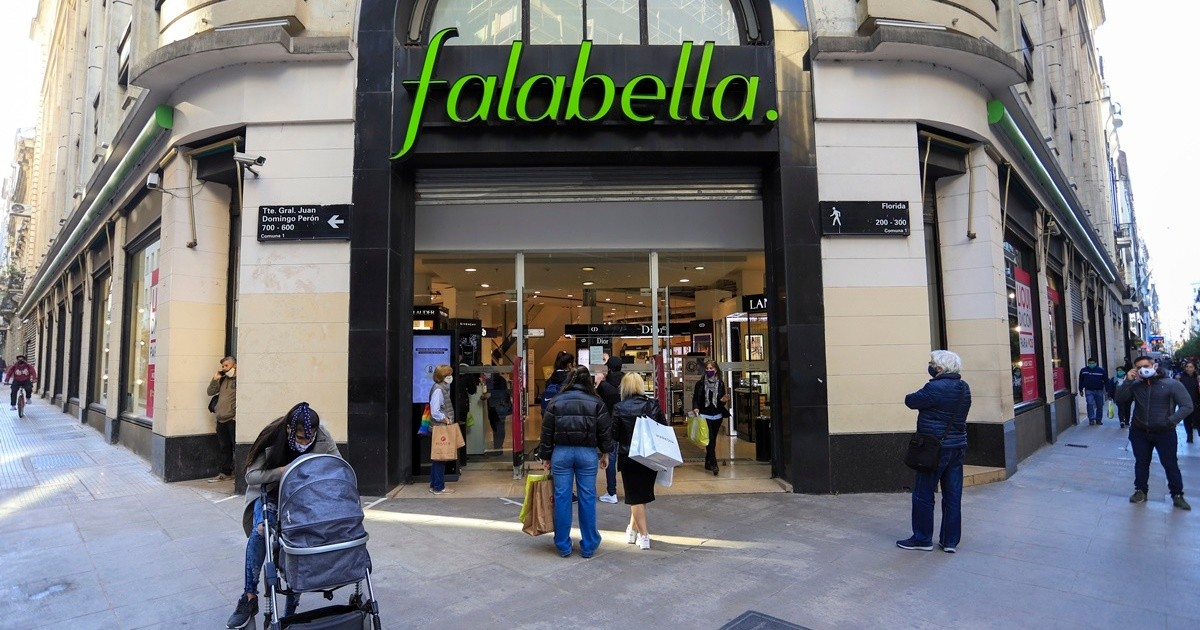 Falabella closed its last branch and will not sell online