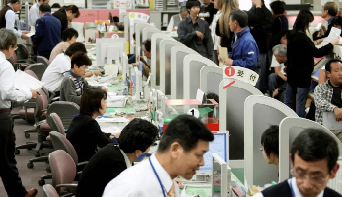 Japan proposes 4-day workweek