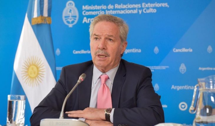 translated from Spanish: Malvinas: Sola asked the UN secretary to intercede with the United Kingdom