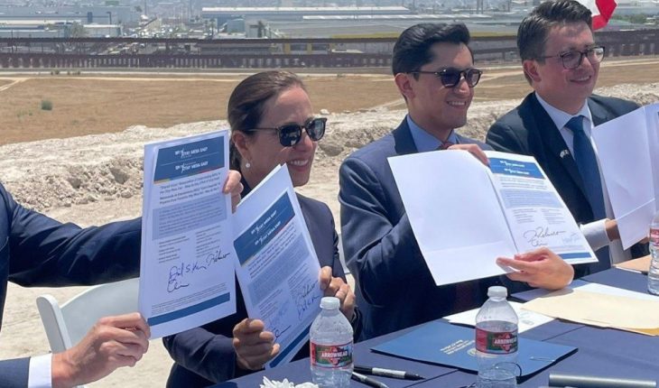 translated from Spanish: Mexico and USA sign agreement for construction of second border crossing in the Tijuana region with San Diego
