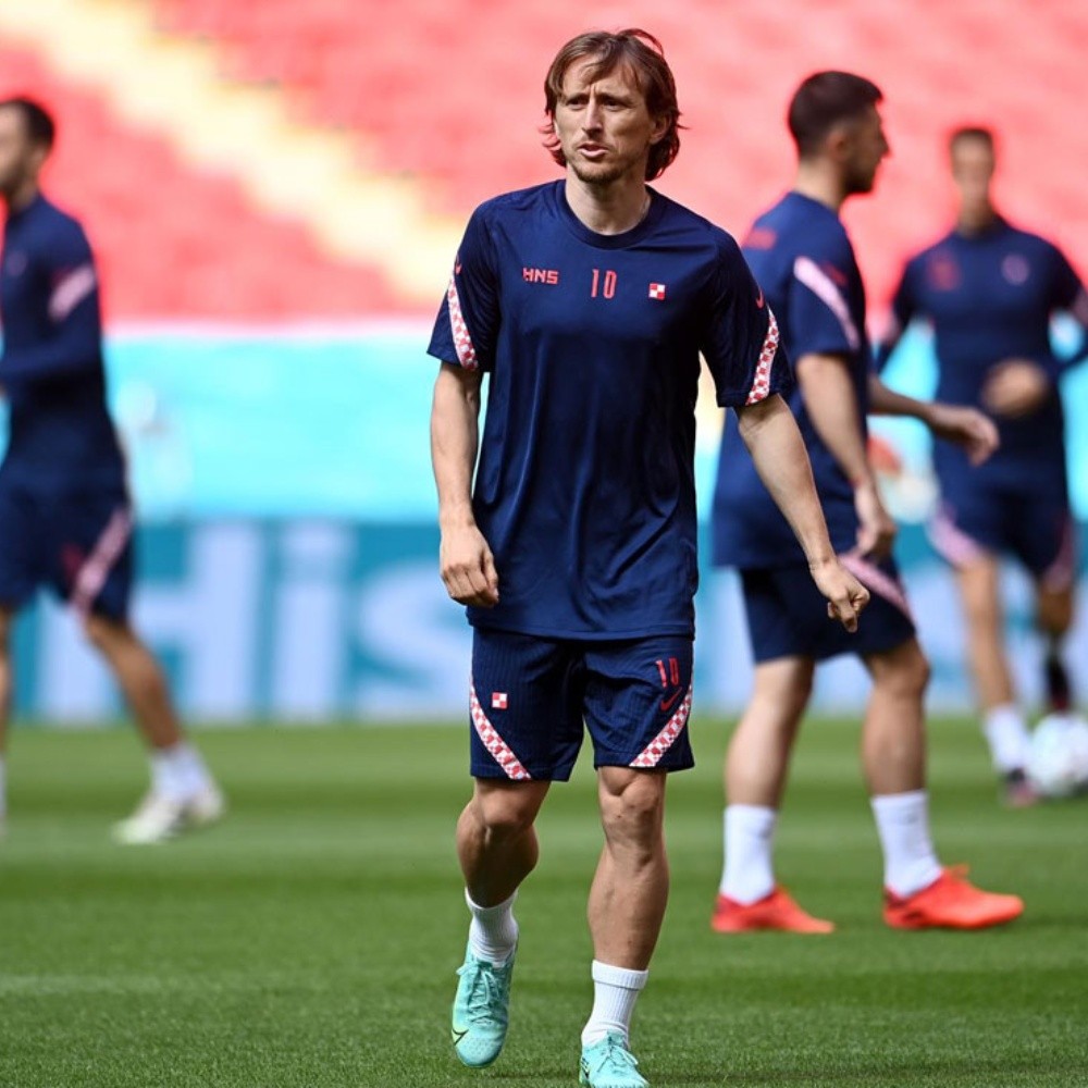 Modric claims England have an unfair advantage