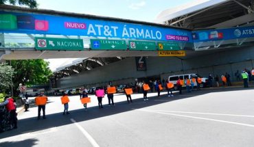 translated from Spanish: Parents of children with cancer block access to Mexico City International Airport (AICM)