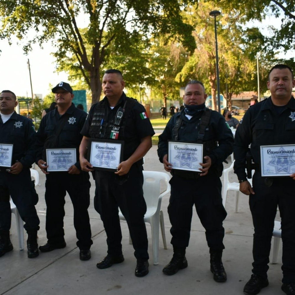 Police officers recognized in Los Mochis, Sinaloa