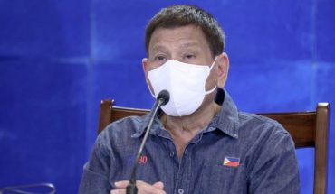 President of the Philippines threatens anyone who does not want to get vaccinated against COVID-19