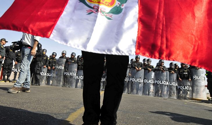 translated from Spanish: Supporters of Free Peru and Popular Force demonstrated in Lima