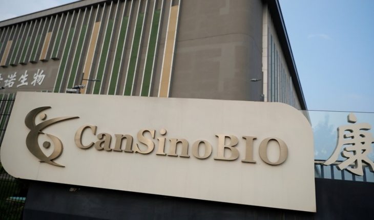 translated from Spanish: The Ministry of Health authorized the emergency use of the CanSino vaccine