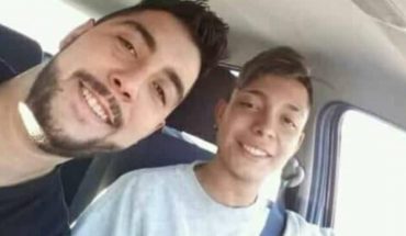 translated from Spanish: They search in Mendoza for two missing brothers