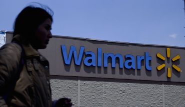translated from Spanish: Walmart says yes to packers, after protests by seniors