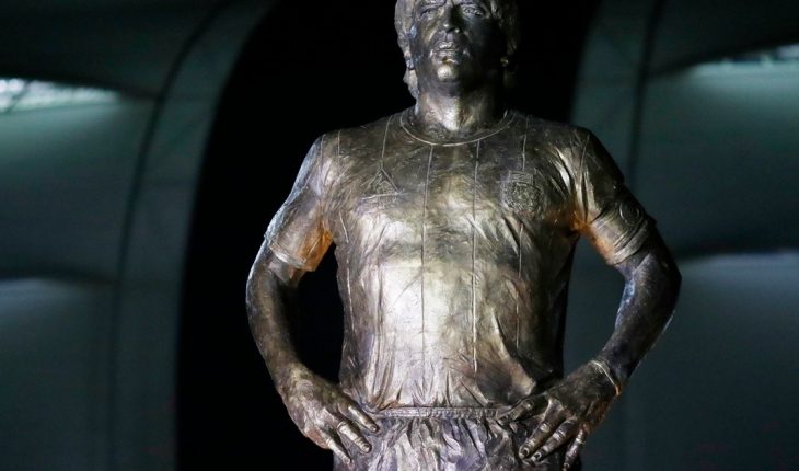 translated from Spanish: With Lionel Messi, the statue of Diego Maradona was revealed in Santiago del Estero