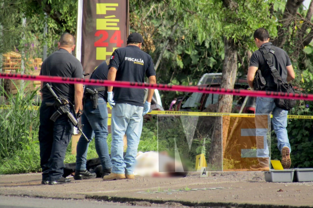 A balazos ejecutan a un desconocido en el Libramiento Sur de Jacona