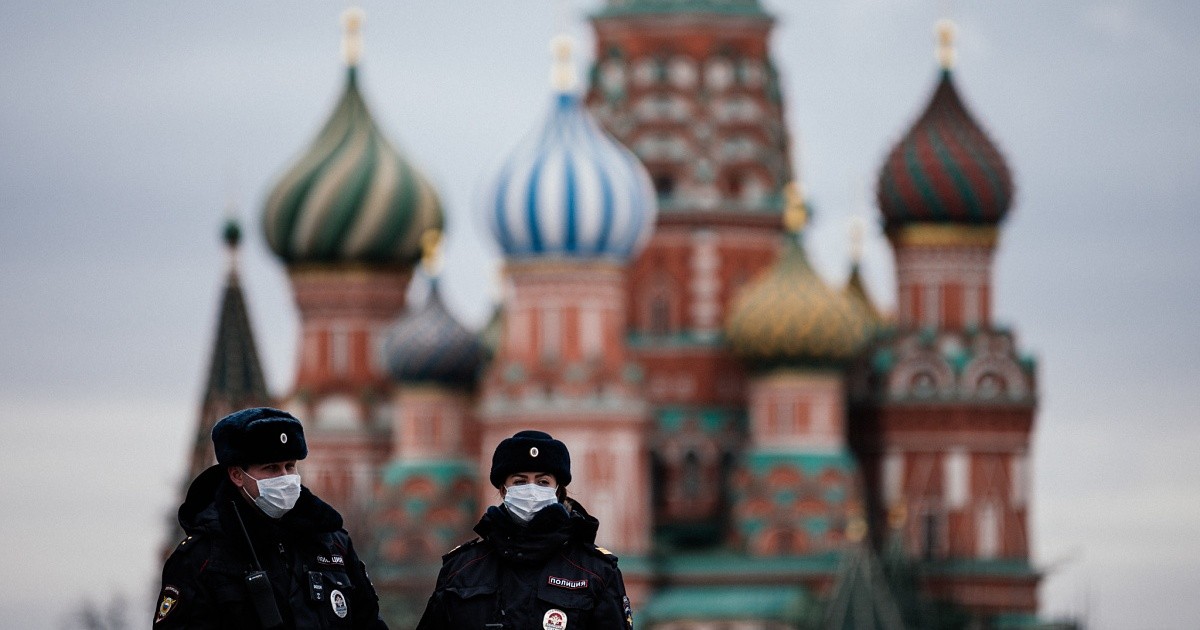 Avanza la variante Delta y aumenta su preocupación: Rusia reportó récord de muertes