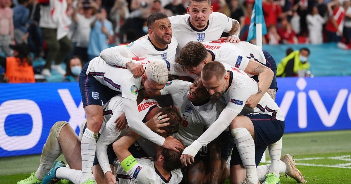 Con polémica, Inglaterra le ganó a Dinamarca y jugará su primera final de Eurocopa