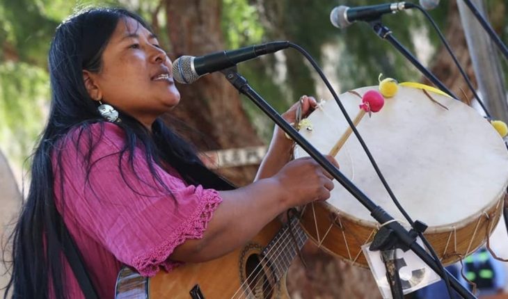 Cristina Paredes, la cantante que apuesta por un folclore inclusivo y feminista