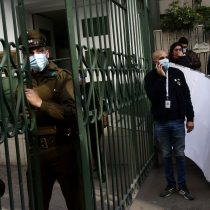 Detención de convencionales desata críticas a Carabineros y molestia de la derecha por retraso de la sesión