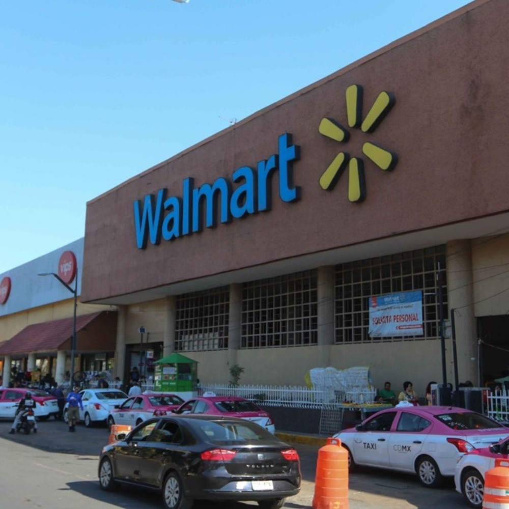 Edomex. Walmart regresará a adultos mayores como "cerillitos"