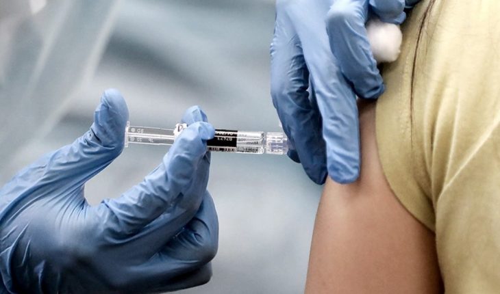 El Gobierno recibirá "en breve" la autorización para vacunar menores de 18 años